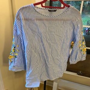 Blue and white flower detail blouse